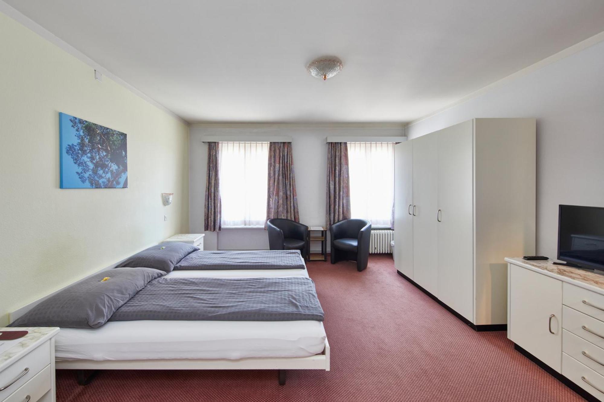 Hotel Rotes Haus ブルック エクステリア 写真